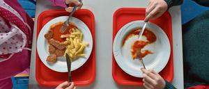 Schmeckt's? Geht so! Schulessen kommt selten gut weg.