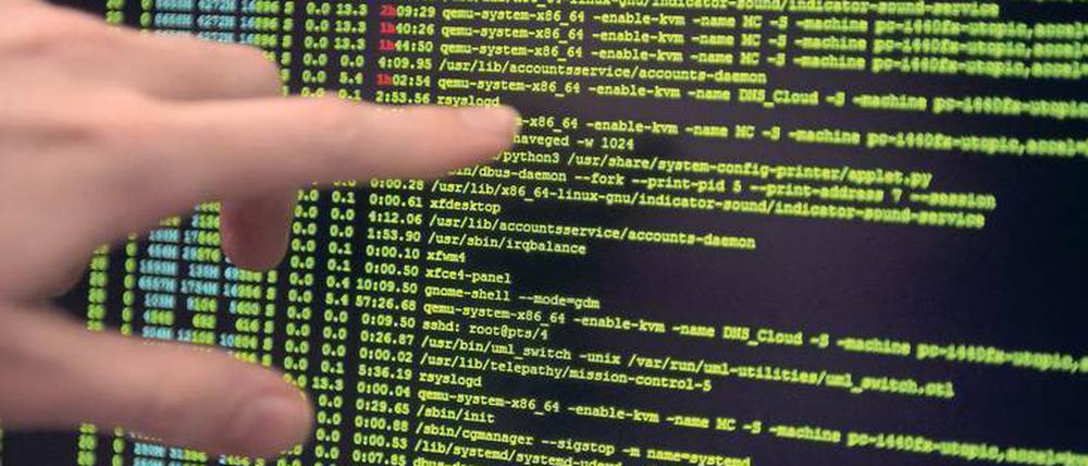 Internet-Überwachungskameras, Babyfone oder Kühlschränke, die fest mit dem Web verbunden sind, sind für Hacker häufig leichte Zugänge. 
