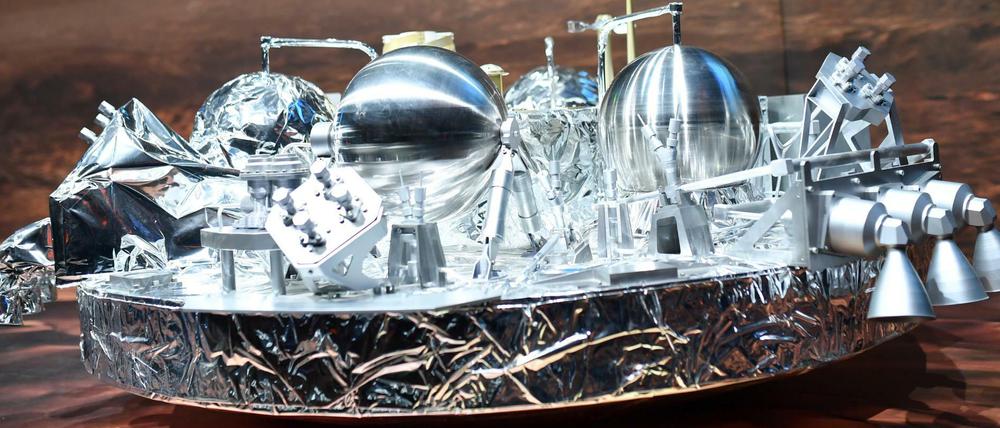 Gelandet? Ein Modell des Testmoduls Schiaparelli stand im Konferenzraum der Europäischen Raumfahrtagentur Esa. 