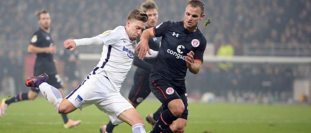 Mitchell Weiser (l.) erzielte ein Tor selbst und bereitete das zweite vor.