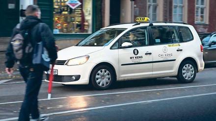 Mangelberuf Taxifahrer. Für die 190 konzessionierten Taxis in Potsdam stehen immer weniger Fahrer zur Verfügung – wegen des Mindestlohns haben viele Unternehmer die Stundenzahl ihrer Chauffeure reduziert. 