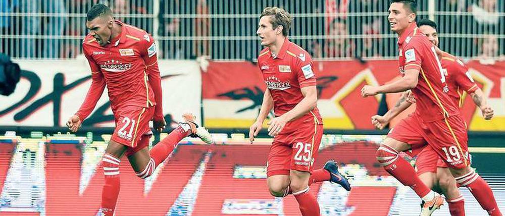 Jubeln im Doppel. Unions Torjäger Collin Quaner (links) soll heute im Duo stürmen. Nicht mit Christopher Lenz (rechts), sondern mit Philipp Hosiner.