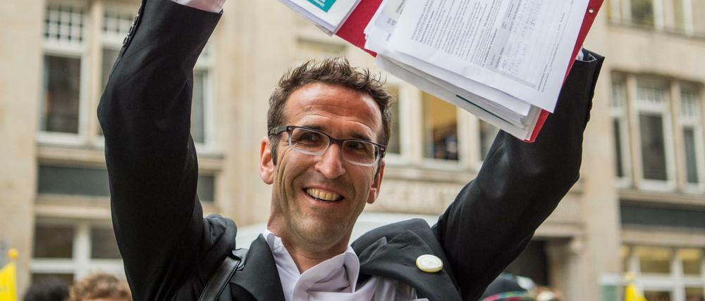 Hat der Volksentscheid mehr Aussagekraft als ein Parlamentsbeschluss? Heinrich Strößenreuther, Mitinitiator des Radbegehrens, legte diese Sicht im Tagesspiegel-Interview nahe.