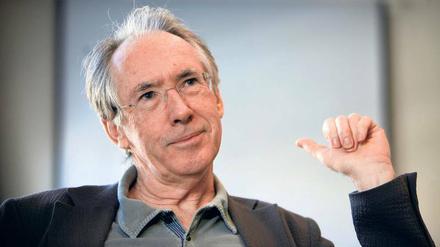 Sinn für absurde Komik. Der englische Schriftsteller Ian McEwan, 68.