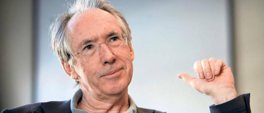 Sinn für absurde Komik. Der englische Schriftsteller Ian McEwan, 68.