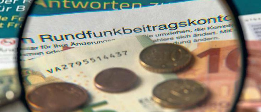 Gerecht oder ungerecht? 17,50 Euro ist der monatliche Betrag für den Rundfunkbeitrag. Er wird unabhängig von der Nutzung öffentlich-rechtlicher Angebote erhoben.
