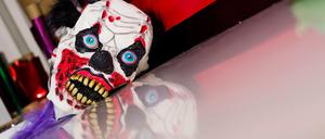 Besonders Kinder erschrecken sich vor den Grusel-Clown-Masken.