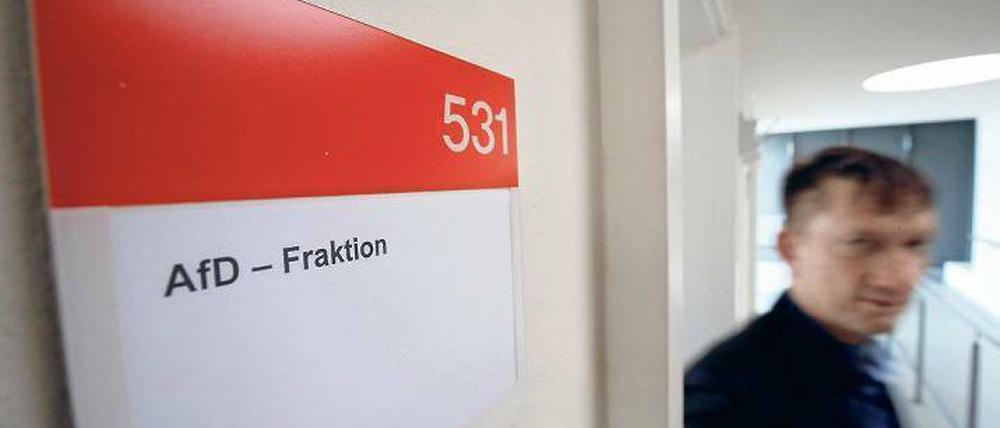 Einzug ins Parlament: Die AfD begutachtete am Dienstag ihre neuen Fraktionsräume, auch Parteisprecher Ronald Gläser war dabei.