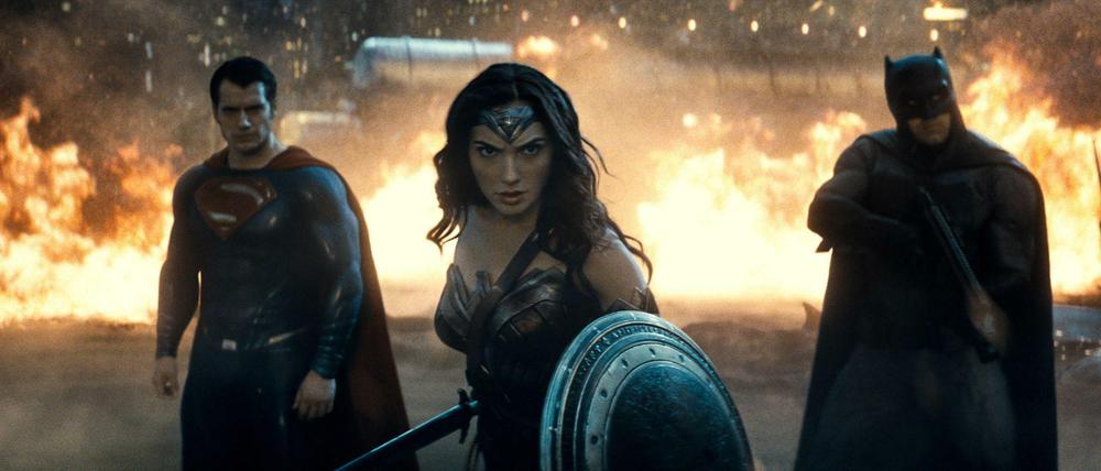Allein unter Männern: Gal Gadot im Kinofilm „Batman v Superman: Dawn of Justice“.