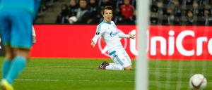 Yevhen Konoplyanka von Schalke bejubelt das 1:0.