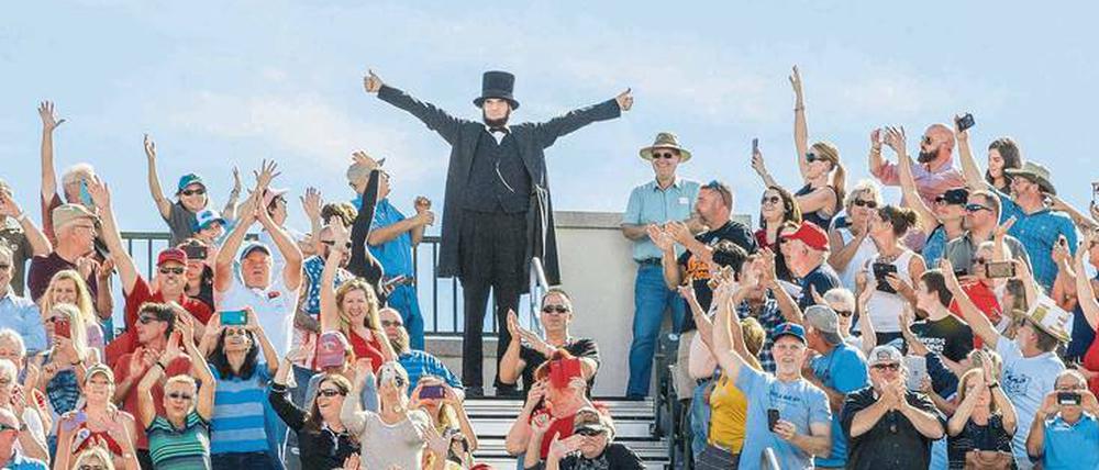 Kampf ums Erbe. Ein Abraham-Lincoln-Darsteller bei einer Trump-Veranstaltung in St. Augustine.