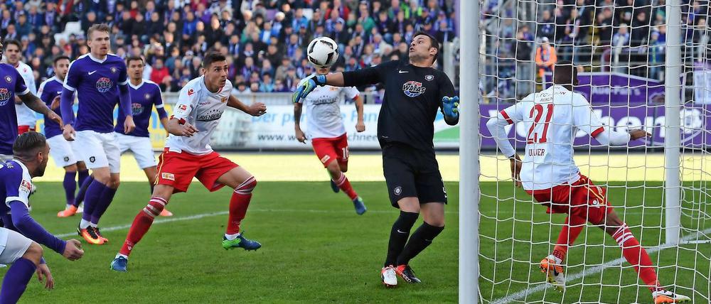 Damir Kreilach erzielt das 1:0 für Union.