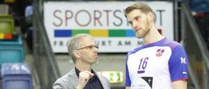 Trainer Michael Warm (l.) und Christian Dünnes.