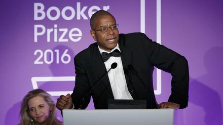 Der US-Schriftsteller Paul Beatty bei der Preisverleihung.