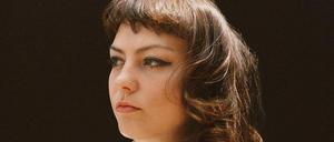 Angel Olsen. Die 29-Jährige ist eine furchtlose Performerin am Rande des Pops.