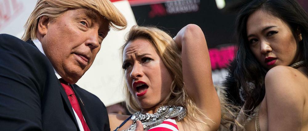 So sieht er sich gern, auch wenn er's nicht ist: Anti-Trump-Demo in New York