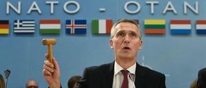 Unter dem Vorsitz des Nato-Generalsekretärs Jens Stoltenberg beschloss das Militärbündnis die Stationierung von vier Bataillonen im Baltikum und Polen. 