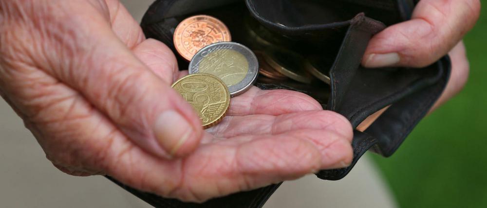 Geringverdiener haben auch als Rentner wenig. Mit einer Rentenreform will die Koalition ihre Situation verbessern.