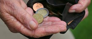 Geringverdiener haben auch als Rentner wenig. Mit einer Rentenreform will die Koalition ihre Situation verbessern.