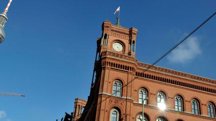 Im Roten Rathaus in Berlin-Mitte wird es jetzt richtig spannend. Denn es geht um die Senatoren-Posten.