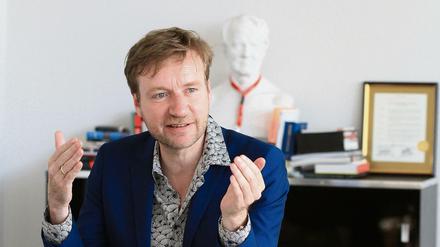 Kulturstaatssekretär Tim Renner traf die Verantwortlichen des Ballhauses Naunynstraße am Donnerstag zum Gespräch.