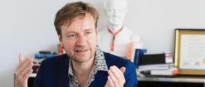 Kulturstaatssekretär Tim Renner traf die Verantwortlichen des Ballhauses Naunynstraße am Donnerstag zum Gespräch.