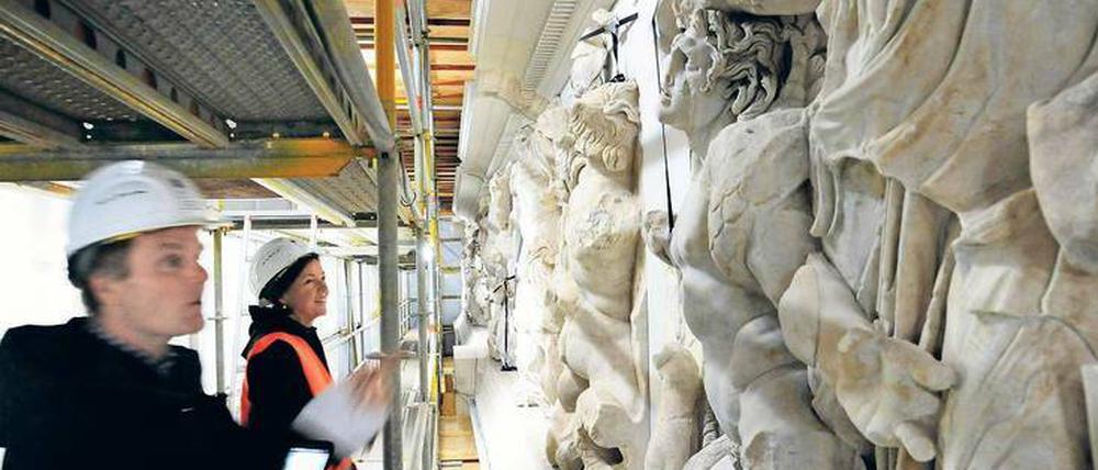 Heldenhaft. Der Kampf der Giganten mit den griechischen Göttern bleibt länger als geplant hinter verschlossenen Türen.