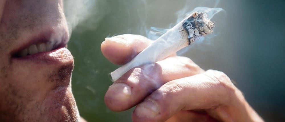 Streitthema Drogenpolitik. Soll Cannabis an Erwachsene reguliert abgegeben werden?
