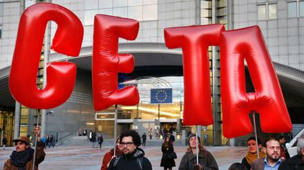 Demonstrators demonstrieren in Brüssel gegen Ceta. Lenoir