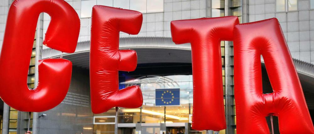 Demonstrators demonstrieren in Brüssel gegen Ceta. Lenoir