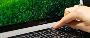 Touch-Pad statt Tasten: Beim neuen MacBook Pro wurde eine neue Bedienleiste eingefügt. 