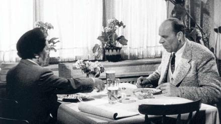 Prominent besetzt. Für den ersten TV-Spot in Deutschland, der am 3. November 1956 im Bayerischen Fernsehen lief, wurden die weithin bekannte Kabarettistin Liesl Karlstadt und der erfolgreiche Schauspieler Beppo Brehm verpflichtet. 