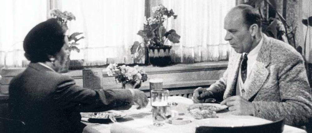 Prominent besetzt. Für den ersten TV-Spot in Deutschland, der am 3. November 1956 im Bayerischen Fernsehen lief, wurden die weithin bekannte Kabarettistin Liesl Karlstadt und der erfolgreiche Schauspieler Beppo Brehm verpflichtet. 