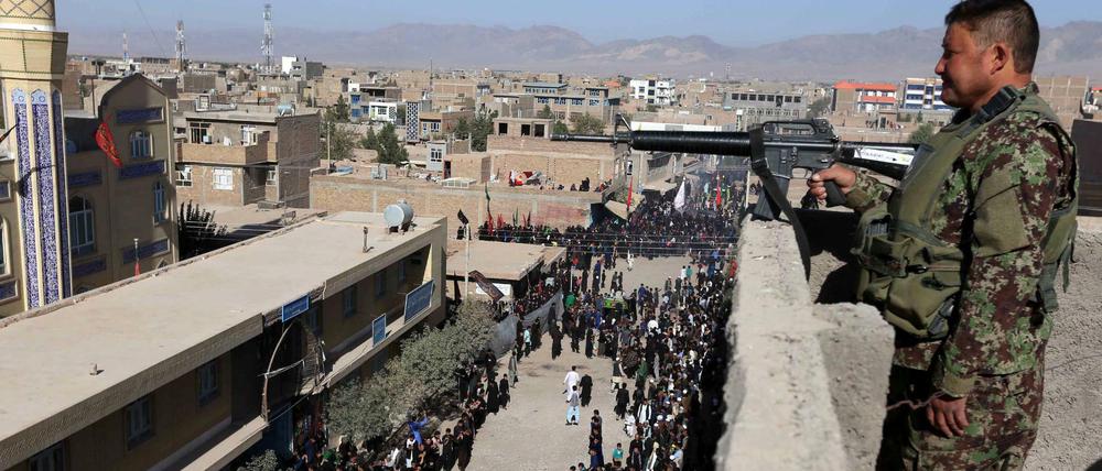 In Afghanistan müssen Schiiten vor dem IS geschützt werden.
