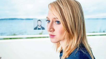 Meer im Blick. Anna Maria Mühe spielt erstmals eine Ermittlerin in der Hauptrolle. Der ZDF-Zweiteiler „Solo für Weiss“ läuft am 7. und 9. November. 