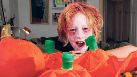 Ach wenn’s mich doch gruselte. Wer Kürbisse schnitzen oder sich gruselig schminken lassen möchte, kann viele Halloween-Partys in Berlin besuchen. 