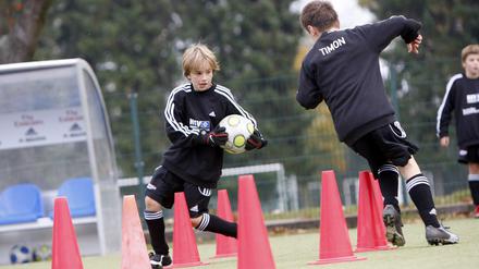 Nachwuchstraining einer Fußballschule.