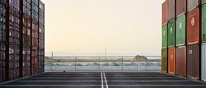 "Container Port #16" von Edward Burtynsky.