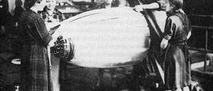 Osteuropäische Zwangsarbeiterinnen im Wolfsburger VW-Werk 1943. Verklavte Italiener erhalten bis heute keine Entschädigung. 