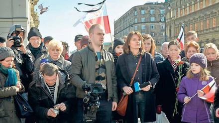Ihre Mission. Die Journalistin Nina (Beata Fido, Mitte) recherchiert die Umstände des Flugzeugabsturzes von Smolensk. 