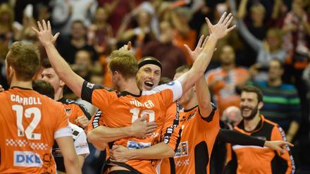 Werden sie wieder jubeln? Die BR Volleys nach dem Pokalsieg gegen die United Volleys Rhein-Main.