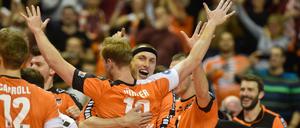 Werden sie wieder jubeln? Die BR Volleys nach dem Pokalsieg gegen die United Volleys Rhein-Main.