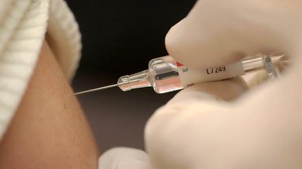 Ein Impfmobil soll Lücken Flüchtlinge Immunisieren und so Lücken schließen.