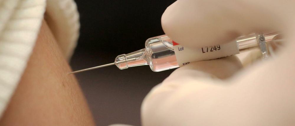 Ein Impfmobil soll Lücken Flüchtlinge Immunisieren und so Lücken schließen.