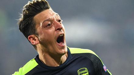 Mesut Özil nach seinem Tor in Sofia.