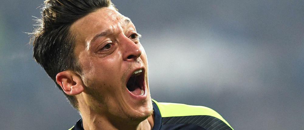 Mesut Özil nach seinem Tor in Sofia.