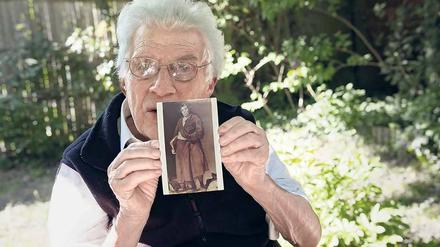 Der Geschichtenerzähler. John Berger mit Velázquez’ Äsop als Schutzheiligem. Szene aus Cordelia Dvoráks Film, der am Montag in der Volksbühne gezeigt wird.