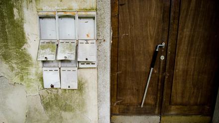 Ein leerstehenden Wohnhaus in Bad Sachsa im Landkreis Osterode am Harz (Niedersachsen). Vor allem in ländlichen Gegenden fallen immer mehr Wohnimmobilien an den Staat.