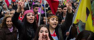 Kurden demonstrieren am 05.11.2016 in Köln gegen die Festnahme führender Oppositions-Politiker in der Türkei.