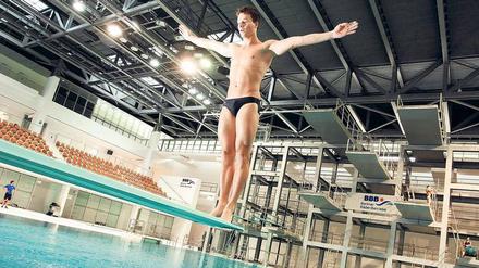 Seine zweite Heimat. Seit 17 Jahren trainiert Hausding in der Schwimm- und Sprunghalle im Europasportpark.